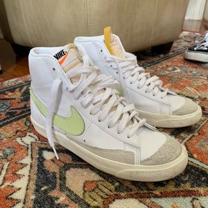 NIKE BLAZERS ⚡️ w lime green swoosh